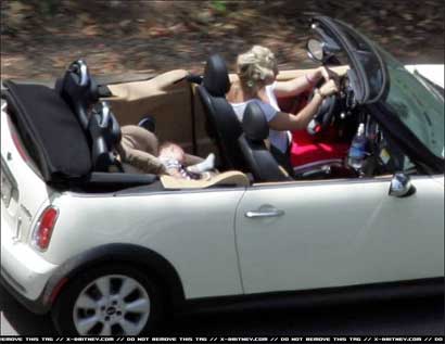 Britney Spears drive with Sean Preston facing wrong way