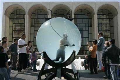 David Blaine water globe stunt