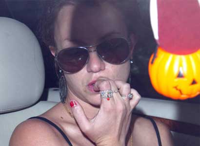 Britney Spears finger in mouth